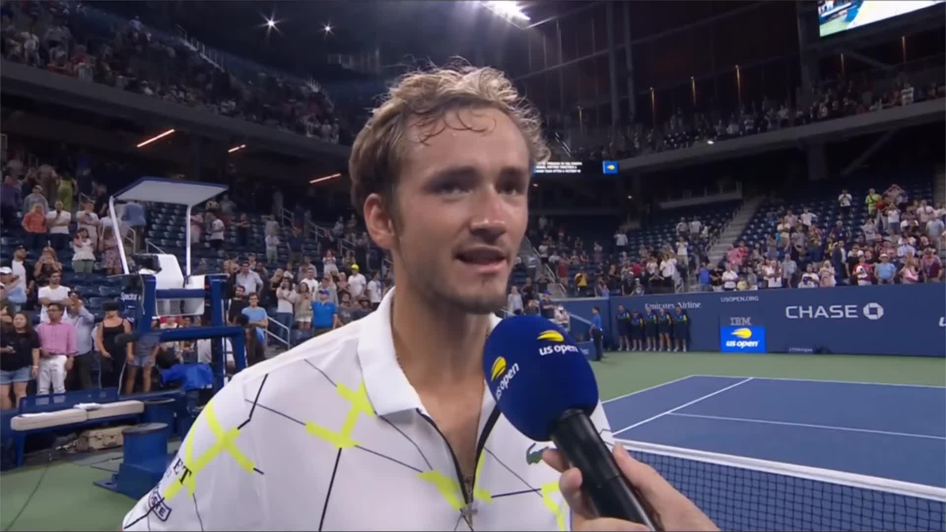 显得稍有不 显得稍有不