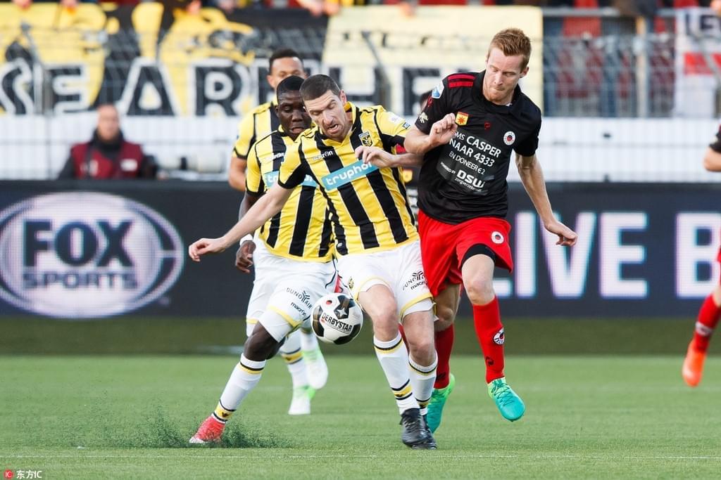 内为他赢得 内为他赢得