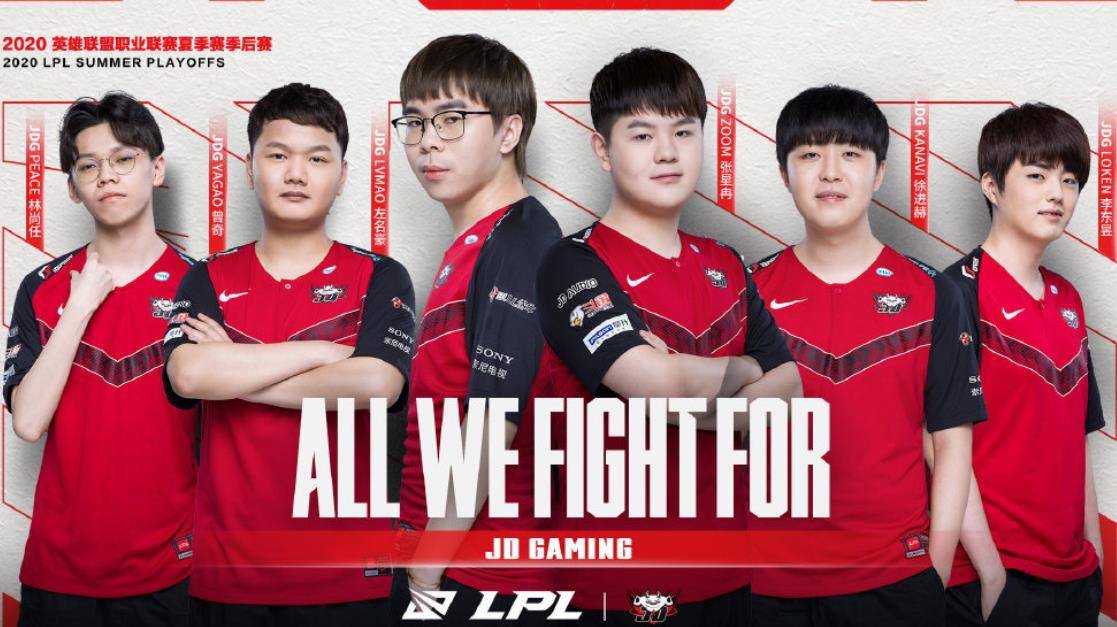 何球队踢球 何球队踢球